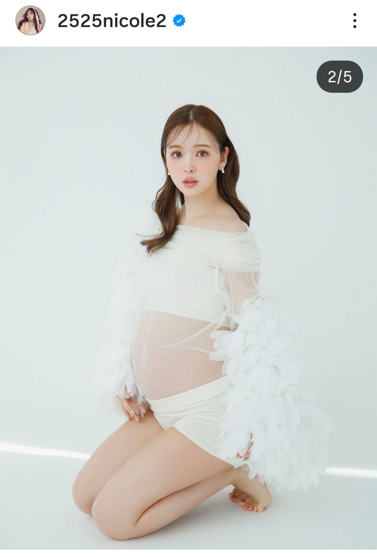 マタニティフォトを披露した藤田ニコル（本人のインスタグラムより）