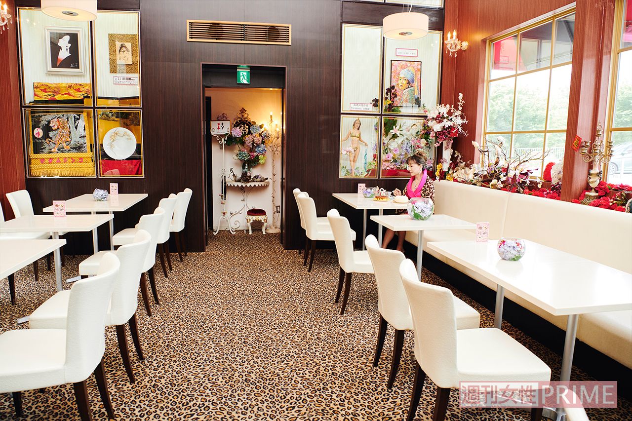 マダムシンコ箕面本店にて。会長の世界観が満載　撮影／山田智絵