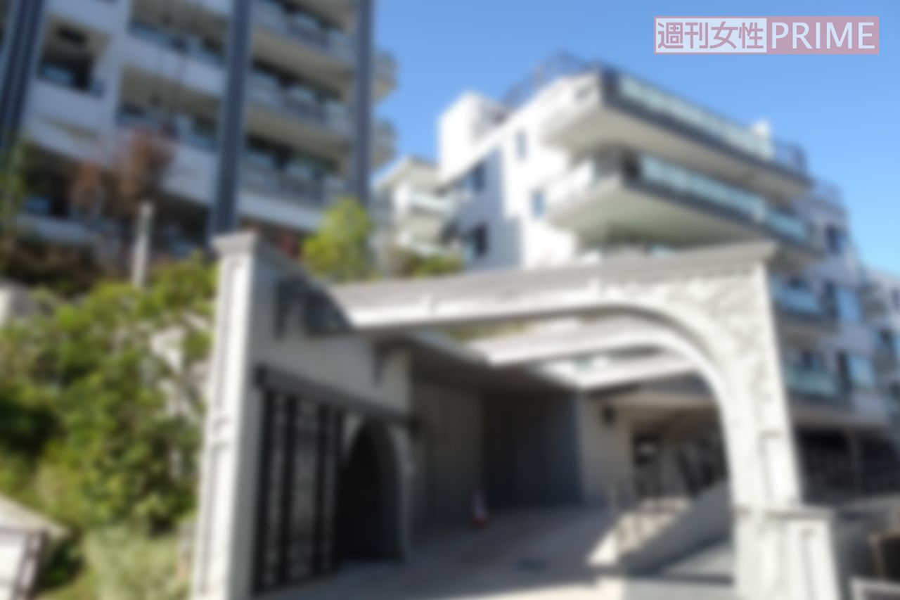 白井さんが住んでいた田園都市線溝の口駅近くにある家賃25万円ほどのマンション