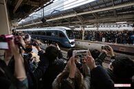 JR東の『中指立て問題』に見るマニアのマナー問題、元鉄道員が明かす“本音”