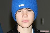 ジャスティン・ビーバー「闇落ちしてる」激ヤセ近影が衝撃的、囁かれるヘイリーとの“離婚危機”