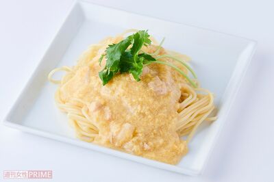 レトルトの親子丼の具を乗せたパスタ　撮影／山田智絵
