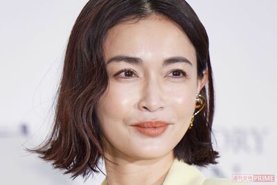 長谷川京子が『酒のツマミになる話』で吐露した“加齢の苦悩”に総ツッコミ、46歳の美魔女キャラがもはやネ…