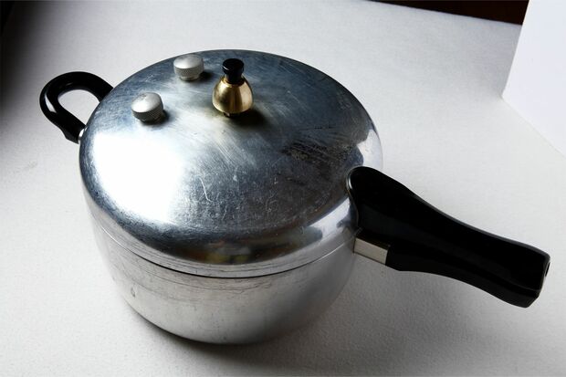 鋳物屋の「家庭用圧力鍋」※画像をクリックするとAmazonの商品ページにジャンプします。