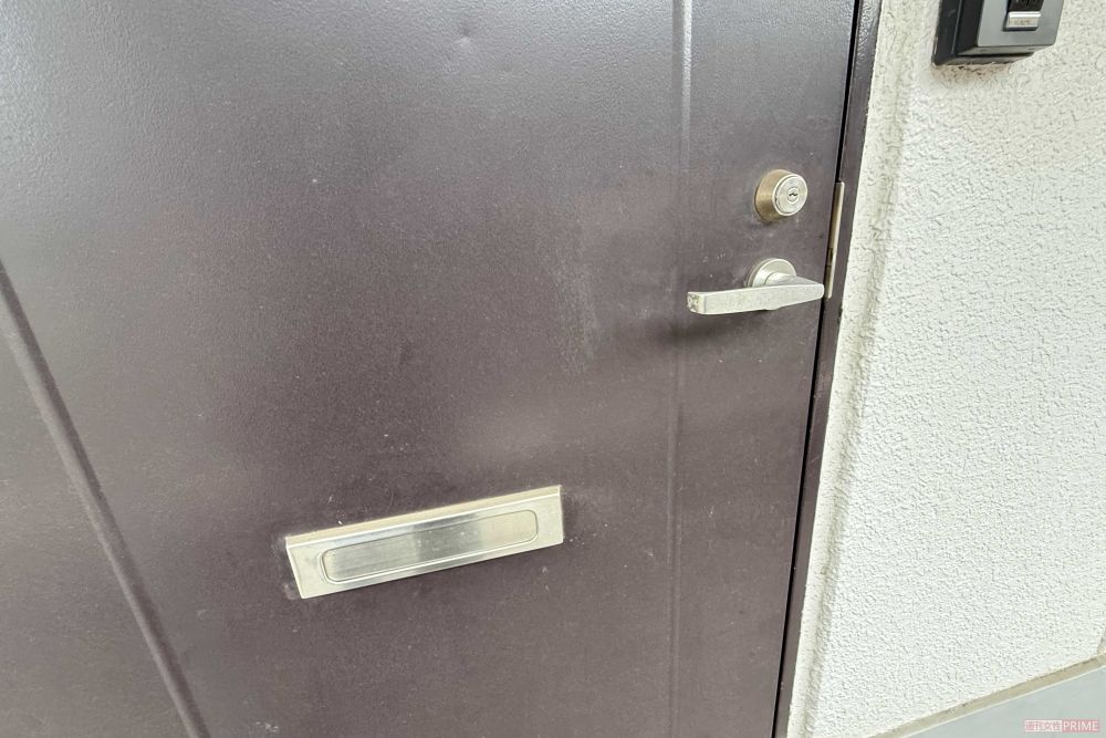 横浜市の容疑者宅を訪ねると応答はなく……