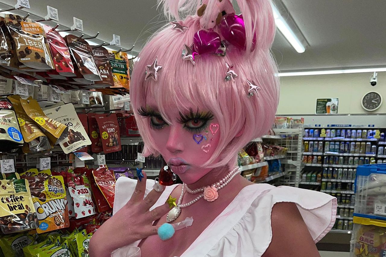 個性的なファッションで人気のサニバニ（本人のXより）