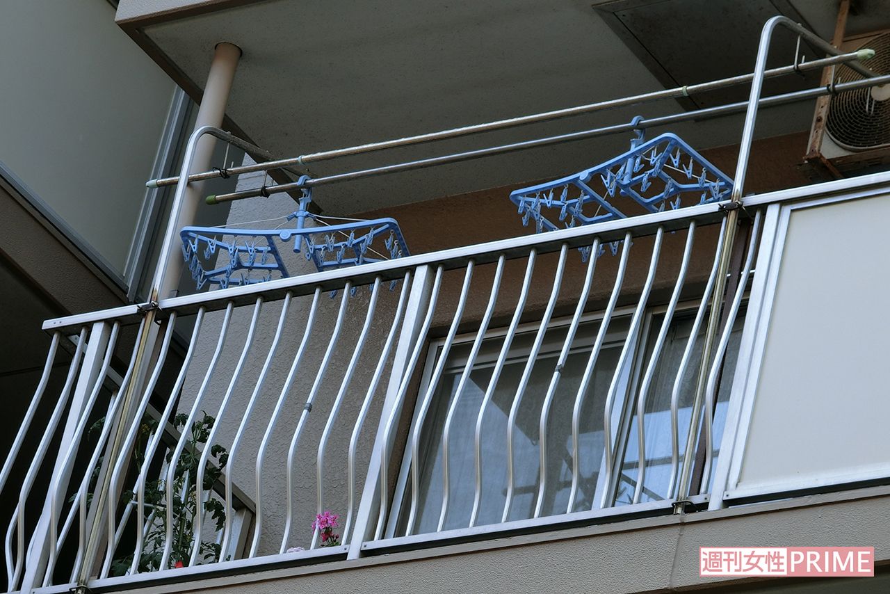 周囲に評判のいい両親らと同居。容疑者宅はひっそりと静まりかえって……