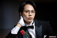 上田竜也、舞台『謎解きはディナーのあとで』で櫻井翔も演じた毒舌執事役に「本当に逃げ場がない」現場で鍛…