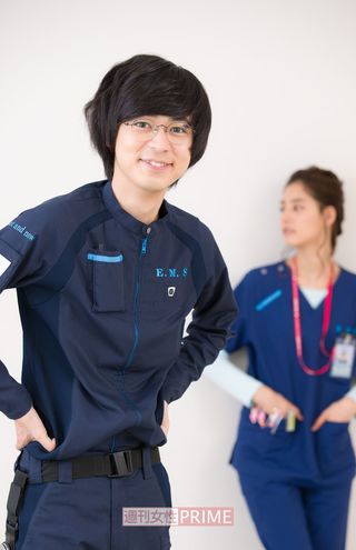 成田凌、新木優子　撮影／伊藤和幸