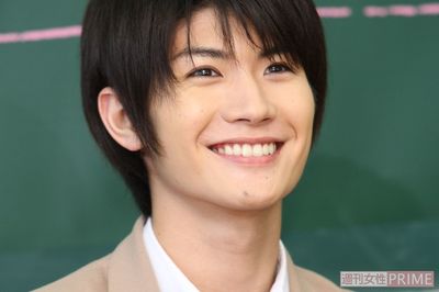 三浦春馬さんの一周忌で多くの芸能人が哀悼の中、再注目された「2人の元恋人」