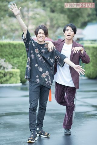 （左）崎山つばさ、（右）中尾暢樹　撮影／廣瀬靖士