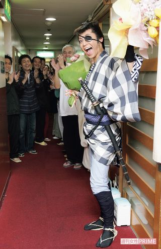 '06年 大阪・新歌舞伎座『森の石松』の千秋楽。やりとげた充実感から、この表情!（2月27日）　撮影／週刊女性写真班