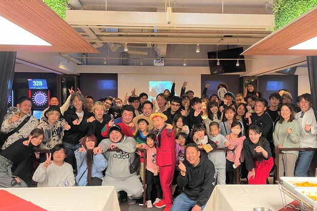 東京で誕生日を祝ってもらうゆたぼん（本人のTwitterより）.jfif