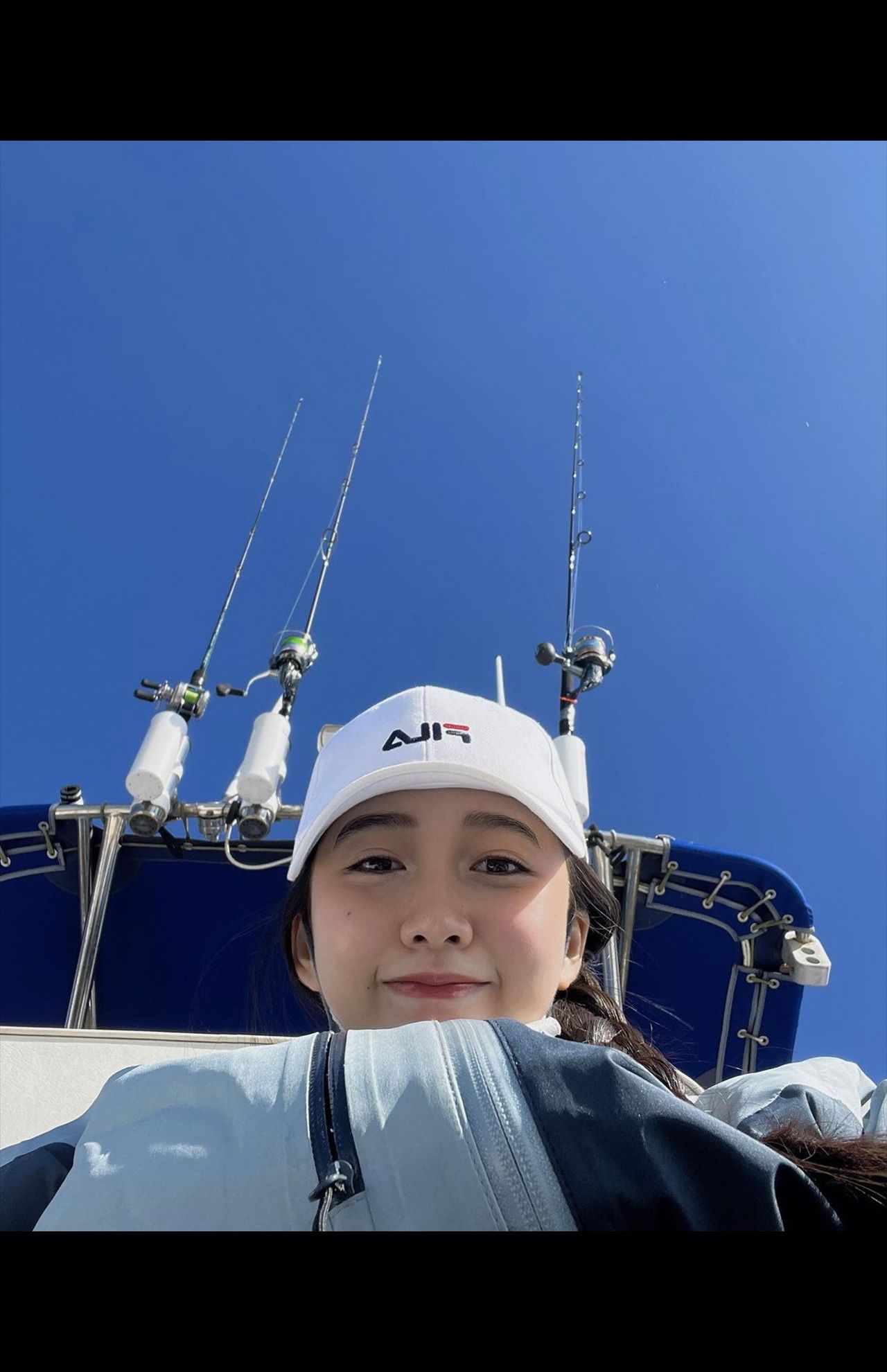 母・工藤静香との船乗りを楽しむCocomi（Cocomi公式インスタグラム）