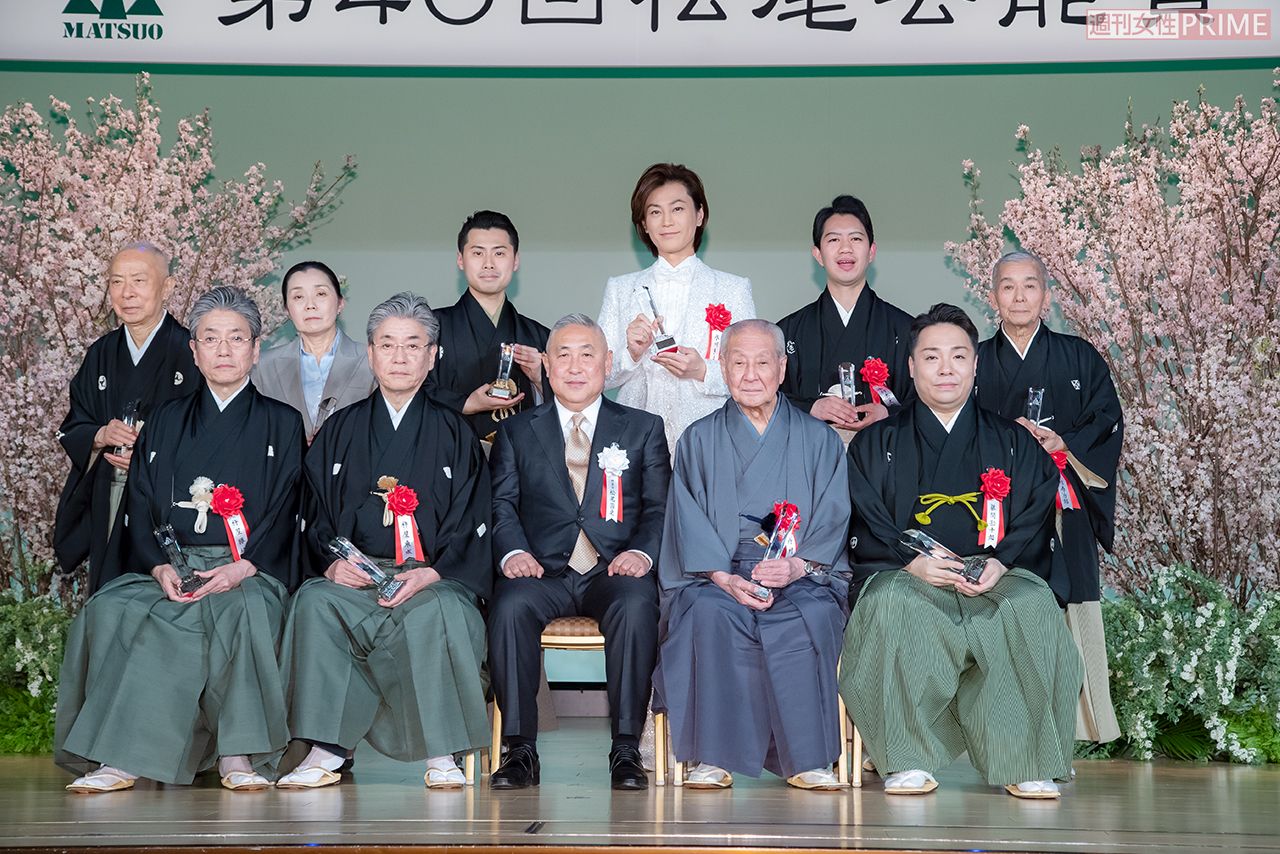 大賞に野村萬。優秀賞に氷川きよし、杵屋東成、杵屋勝禄、藤間勘十郎。新人賞に宝生和英、中村壱太郎　撮影／齋藤周造