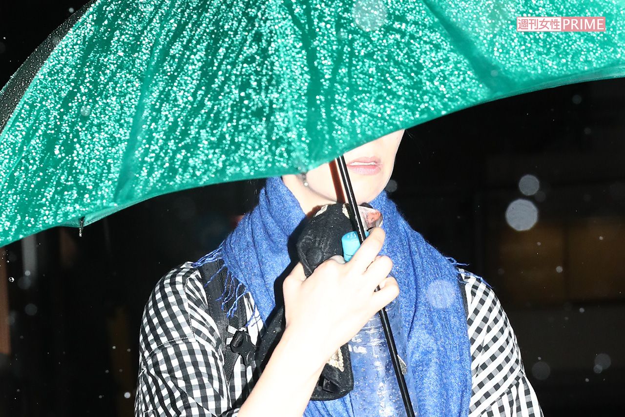 9月26日の夜、直撃取材に「事務所を通してもらえますか？」と答えた有森（その２）