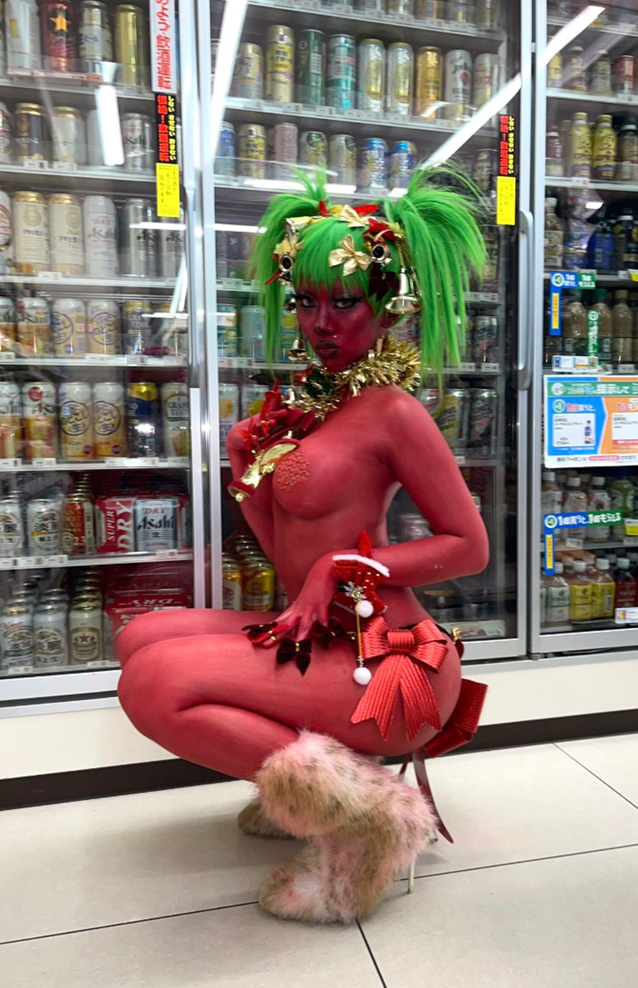 個性的なファッションで人気のサニバニ（本人のXより）