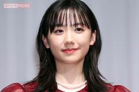 松岡茉優主演のドラマ『最高の教師』で熱演が光る芦田愛菜、共演が期待される元『3年A組』生徒と、エンディ…