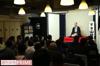 女性中心の落語ブーム、若手落語家に「ファンがお金を出して寄席の機会を作る」