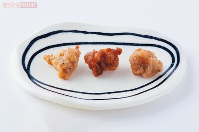 大きさはほぼ同じだが、食感は大きく違う軟骨から揚げ。左からセブン、ファミマ、ローソン（撮影／山田智絵）