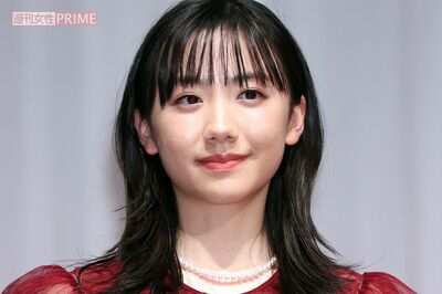 松岡茉優主演のドラマ『最高の教師』で熱演が光る芦田愛菜、共演が期待される元『3年A組』生徒と、エンディ…