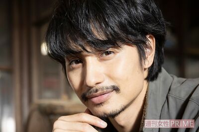 中村蒼が初の“ヒゲ姿”で調教師役、馬と過ごす日々に「癒し効果を実感しています」