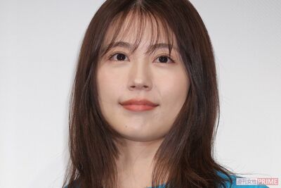 有村架純、永野芽郁の後任としてファッションショーに参加、“全身プラダ姿”披露もSNS上では違和感続出