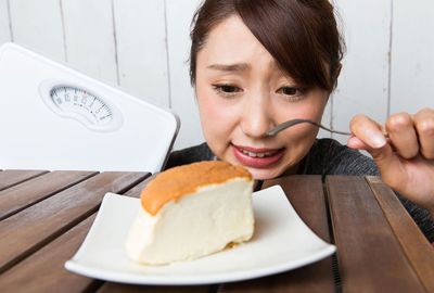 「噛みたい」気持ちが食欲を増長させる!? 食前の食欲を抑えるコツとは 
