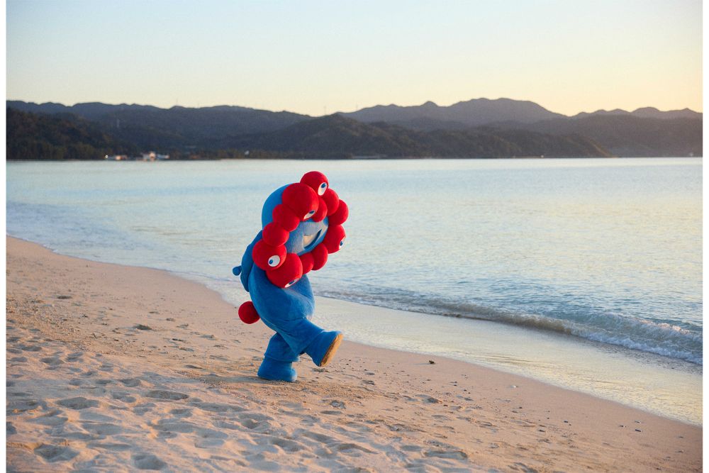 ミャクミャク写真集の先行カット2（ミャクミャク公式Xより）