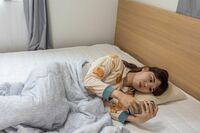 最新科学で「よく寝るほど貯金が増える」ことが判明!? 無駄遣いの原因は“睡眠不足”、脳のセルフコントロ…