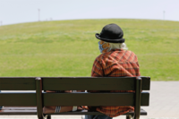 熱中症、転倒、怪しい勧誘電話…「離れて暮らす老親」のリスクを“遠距離”で見守る方法