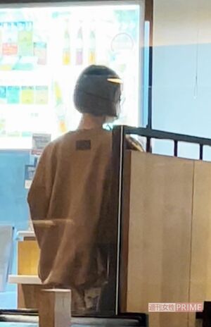 11月中旬の夕方ごろ、有吉弘行とデートしていた夏目三久