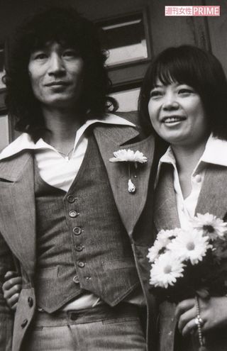 員が集まった  '73年10月、交際半年で結婚した裕也さんと、当時は“悠木千帆”と名乗っていた希林さん