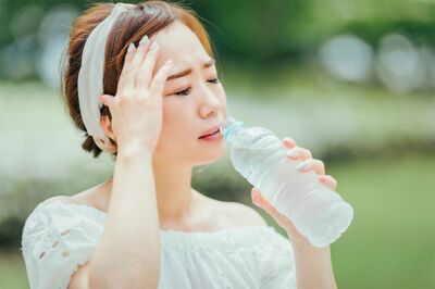 《梅雨どきの熱中症対策》医師が推奨する“最強予防食”と、スポーツドリンクや経口補水液での水分補給がNG…