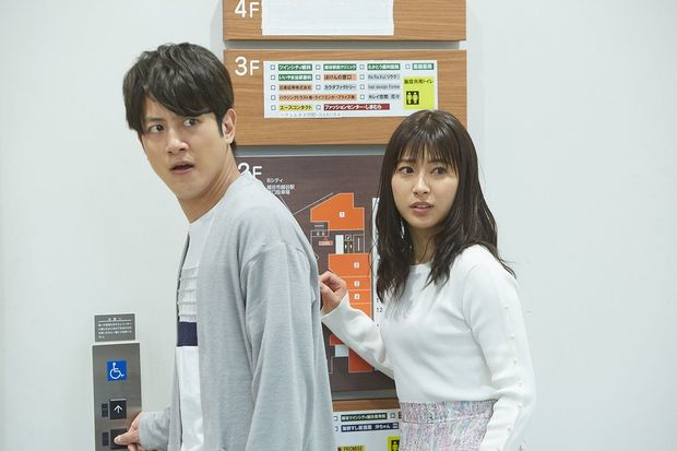 執拗なストーカー男から美郷を守ろうとする洋輔　(c)東海テレビ