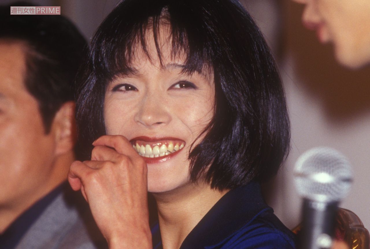 黒色ボブが似合う中森明菜