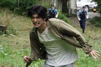 三浦春馬の父性愛が止まらない、携帯電話に保存した “娘” の姿にメロメロ