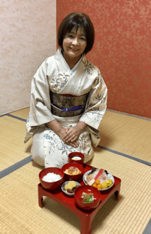 NHK『チコちゃんに叱られる！』や『美の壺』『知恵泉』などに出演。写真は『歴史探偵』（NHK　Eテレ）撮影時のもの