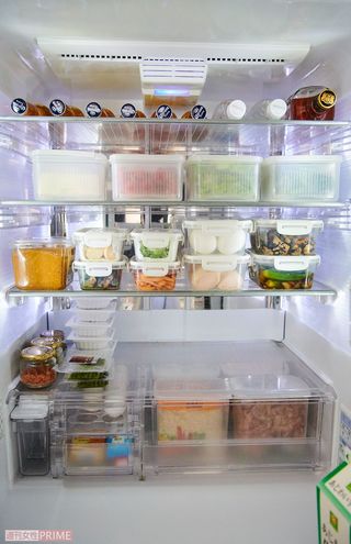 どこに何があるかパッと見ですぐにわかるよう、常に冷蔵庫内は整理整頓！　が鉄則