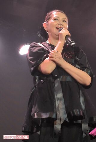 新宿二丁目のゲイクラブのイベントに出演した小泉今日子