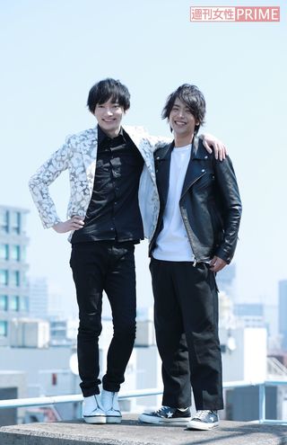 写真左から和合真一、黒羽麻璃央　撮影／森田晃博