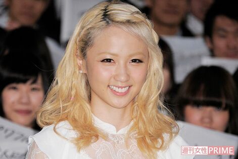 元E-girlsのDream Amiがピンクビキニを投稿してネット騒然「志村けんさんじゃん」意図せぬ“偶然”も重なり…