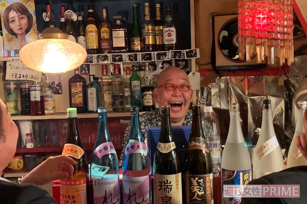 新宿ゴールデン街にあるシャンソンバー『ソワレ』で働く坂本ちゃん