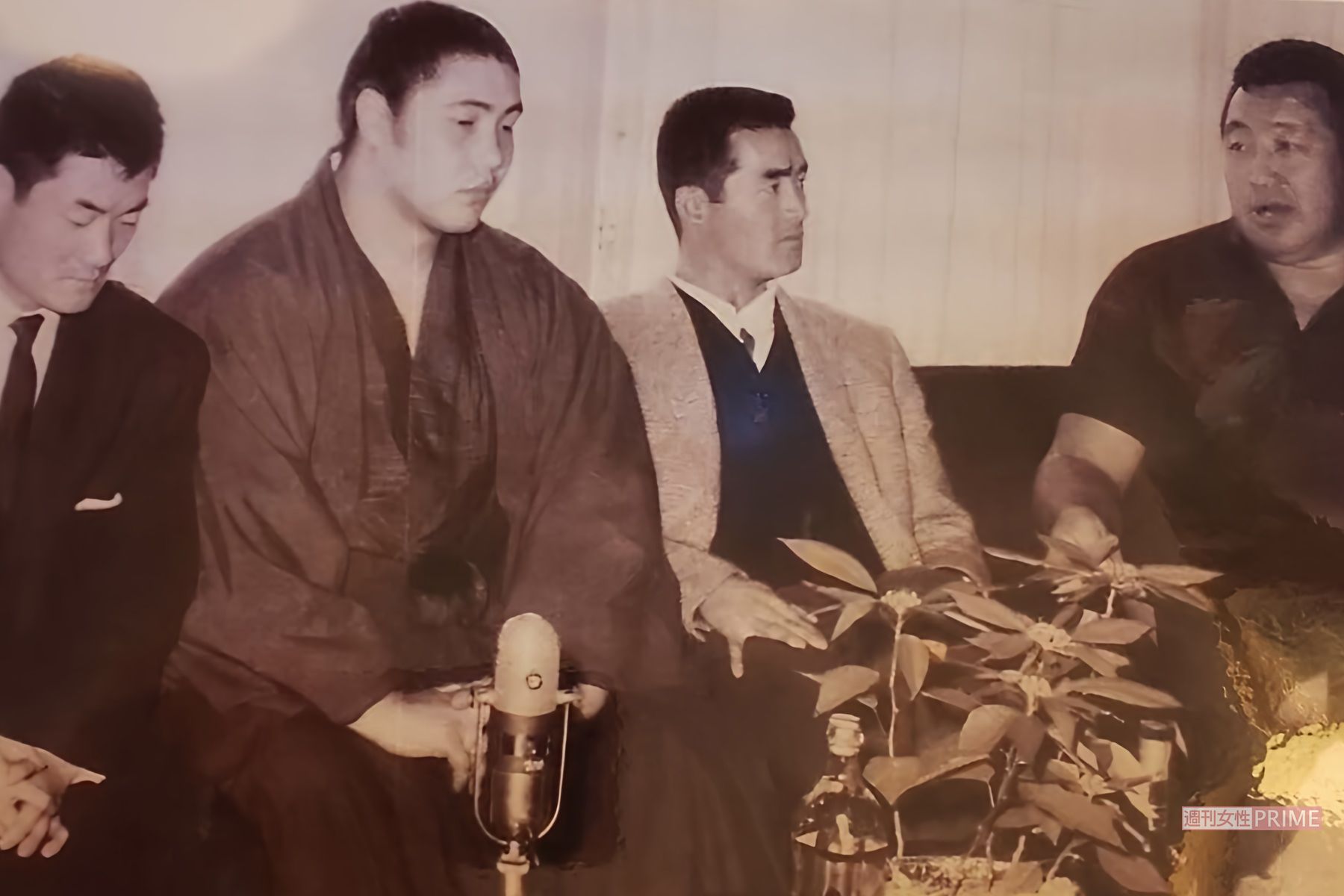 左から張本勲、大鵬、長嶋茂雄、力道山。当時のスーパースターたちだ