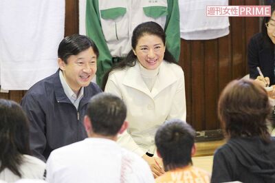 福島第一原発事故による被災者を見舞うため、埼玉県三郷市の避難所へ。平成24（2011）年5月