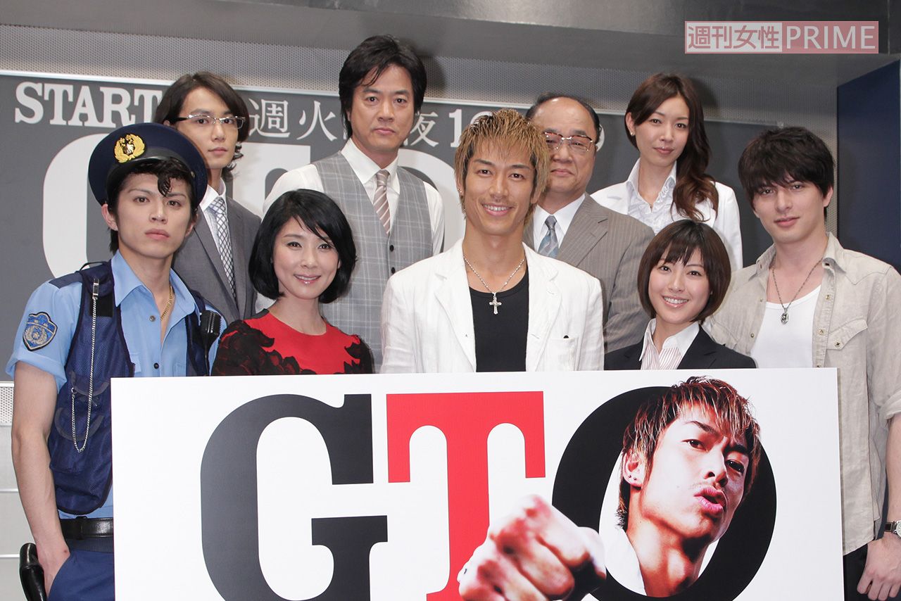 2014年のフジ系ドラマ『GTO』の制作発表時の滝沢沙織（写真後列中央）。主要脇役や準レギュラー的な立ち位置が多かった
