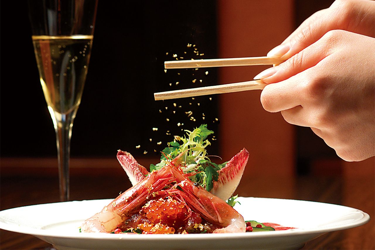 『料理用金箔「縁」デコラティブ』3672円『料理用金箔ぱっきん箸5膳セット』1350円（5膳）※いずれも送料別	