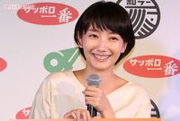 波瑠、撮影現場でブルゾンらと“サバサバ女子会”！ 周囲もたじろぐ盛り上がりっぷり