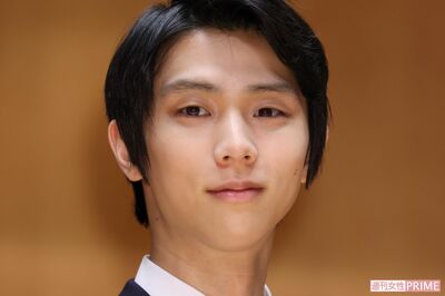 羽生結弦「“何か”が混入していたら大当たり!」「宝石汗入りか?!」DVDの特典に前代未聞の“氷解水”グッズ…