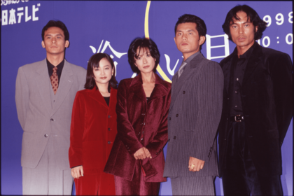 テレビドラマ『冷たい月』（'98年、日本テレビ系）。この枠では異例の18%という高視聴率を記録し、明菜自身による主題歌の『帰省～Never Forget～』は難しいメロディーを歌い上げている
